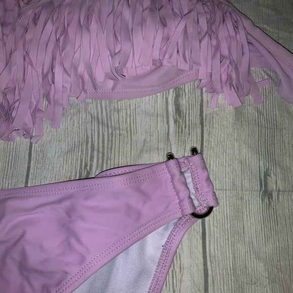 Medium cute bikini - Picture 2 of 3